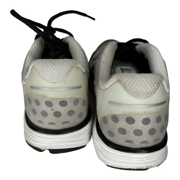 Nike Polka Dot Athletic Shoes - Picture 4 of 7